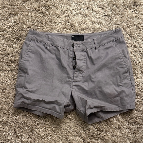 ASOS Gray Flat Front Men Shorts - Picture 1 of 2